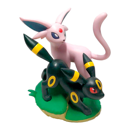 Pokémon TCG: Scarlet & Violet - Prismatic Evolutions Premium Figure Collection